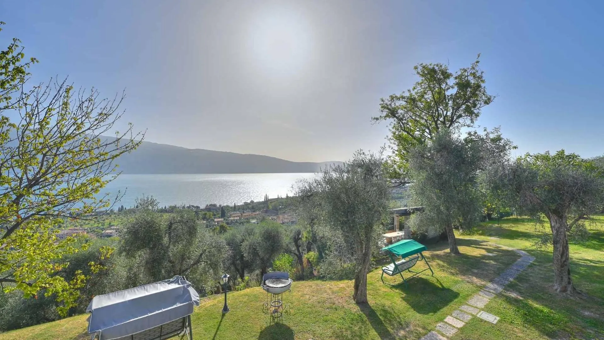 アパート Agriturismo L'Uliveto ガルニャーノ