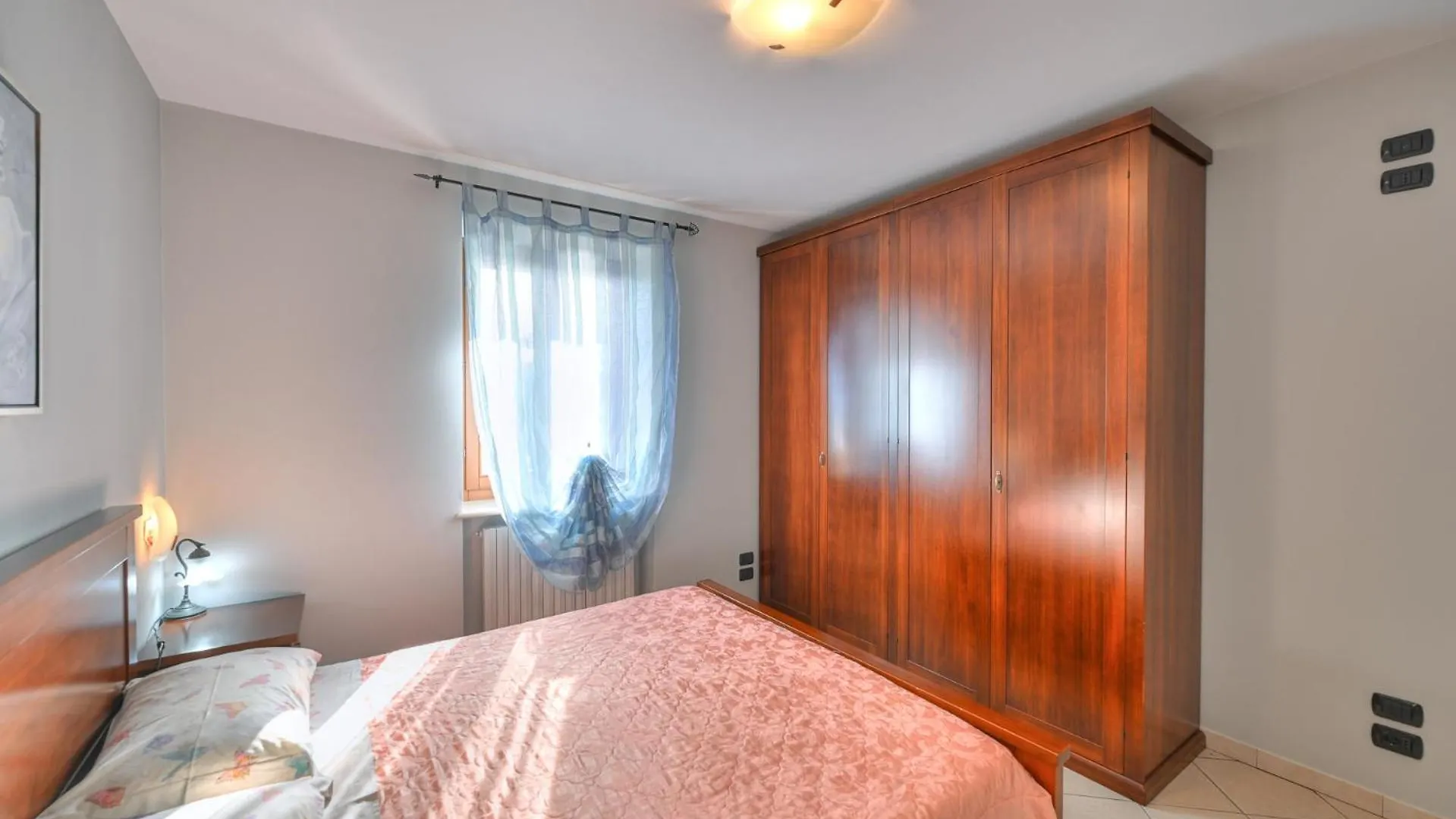 アパート Agriturismo L'Uliveto ガルニャーノ